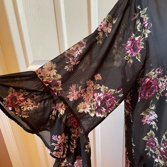 BLACK WITH PURPLE ROSES & BUTTERFLY SLEEVES CREPE DUSTER SIZE 2X BY LIVE 4 TRUTH - Picture 5 of 8